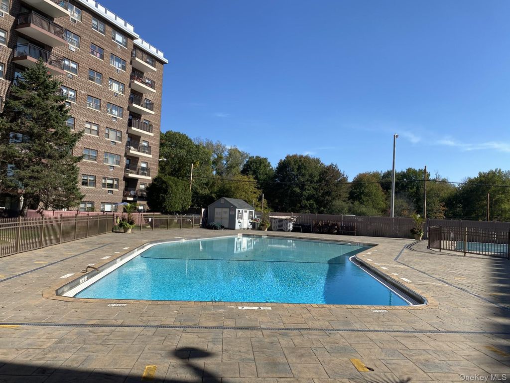 200 Diplomat Drive 5P, Mount Kisco, NY 10549