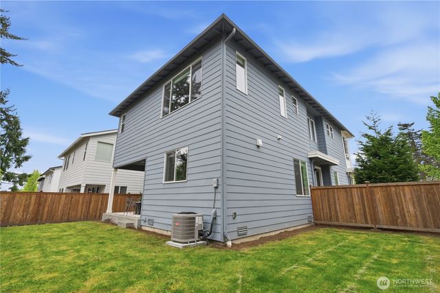 8215 NE 126th Drive, Kirkland, WA 98034