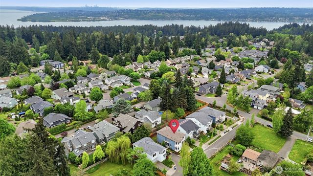 8215 NE 126th Drive, Kirkland, WA 98034