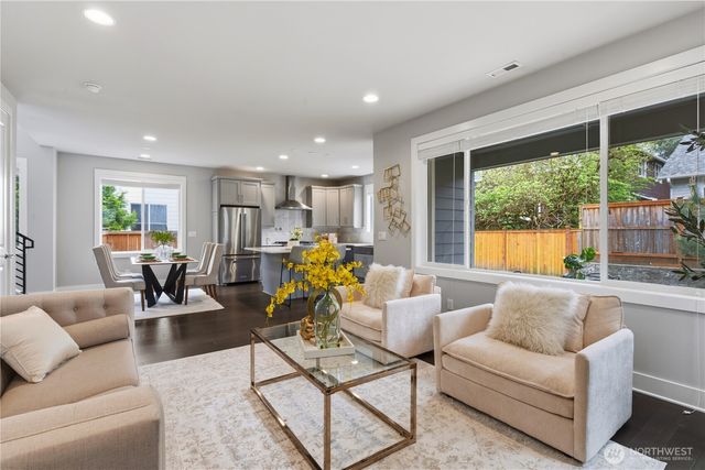 8215 NE 126th Drive, Kirkland, WA 98034