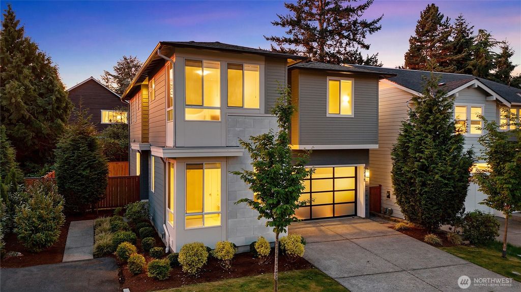 8215 NE 126th Drive, Kirkland, WA 98034