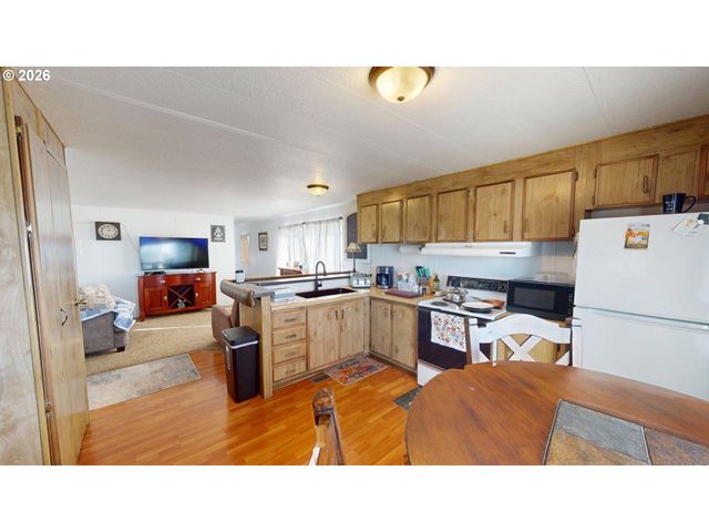 97972 HALLWAY Rd 22, Brookings, OR 97415