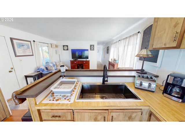 97972 HALLWAY Rd 22, Brookings, OR 97415