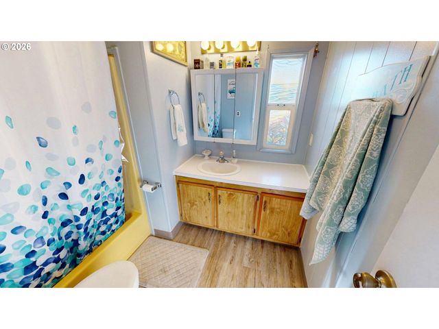 97972 HALLWAY Rd 22, Brookings, OR 97415