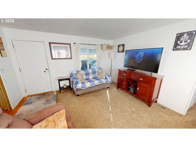 97972 HALLWAY Rd 22, Brookings, OR 97415
