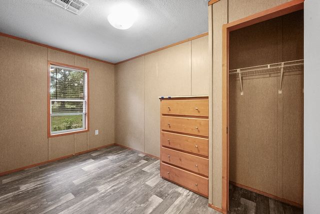 117 Crestwood Drive, Mabank, TX 75156