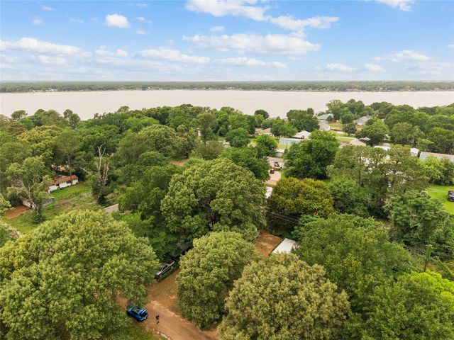 117 Crestwood Drive, Mabank, TX 75156