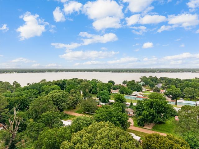 117 Crestwood Drive, Mabank, TX 75156