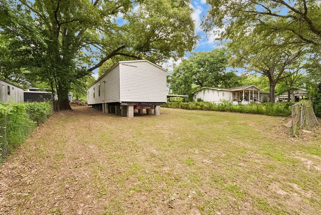 117 Crestwood Drive, Mabank, TX 75156