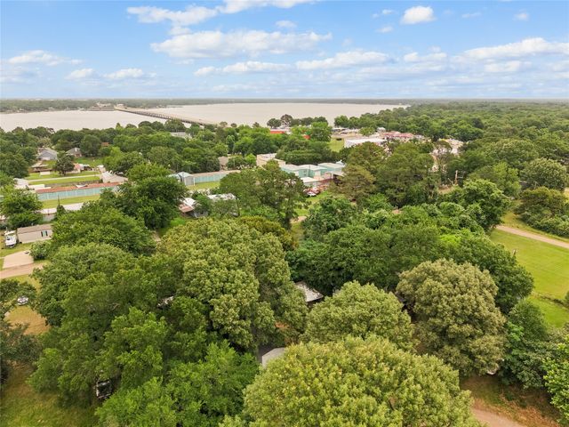117 Crestwood Drive, Mabank, TX 75156