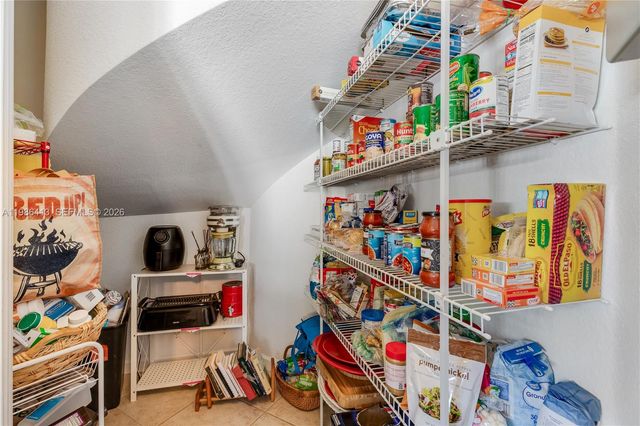 2126 NE 38th Rd 2126, Homestead, FL 33033