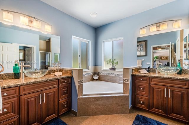 2126 NE 38th Rd 2126, Homestead, FL 33033