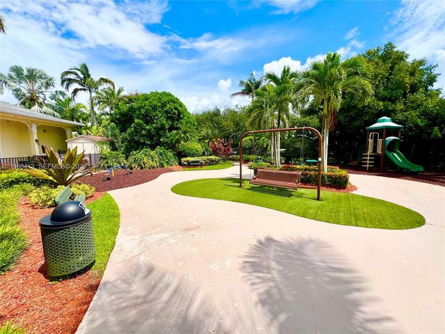 2126 NE 38th Rd 2126, Homestead, FL 33033