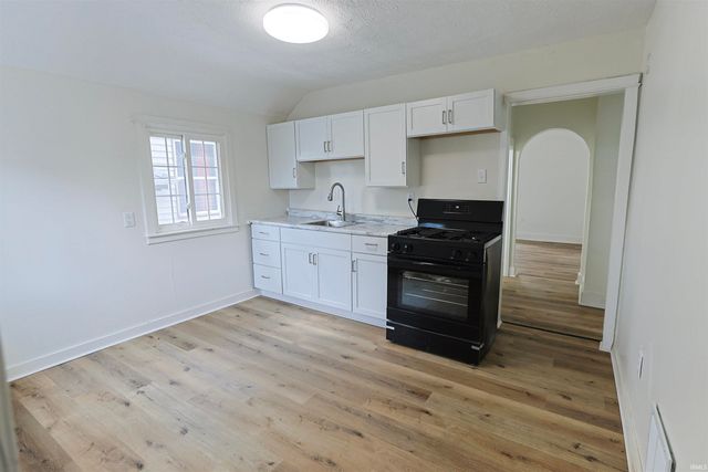 209 E 6th Street Street, Mishawaka, IN 46544
