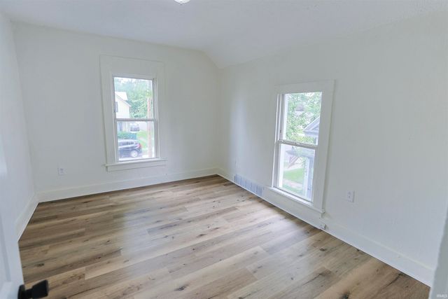 209 E 6th Street Street, Mishawaka, IN 46544