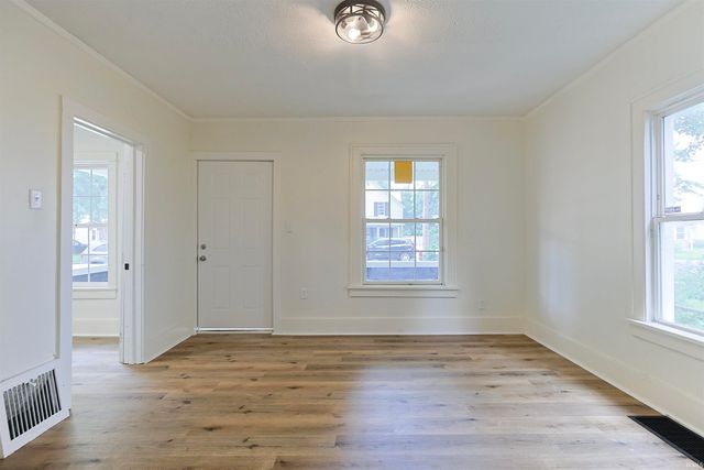 209 E 6th Street Street, Mishawaka, IN 46544