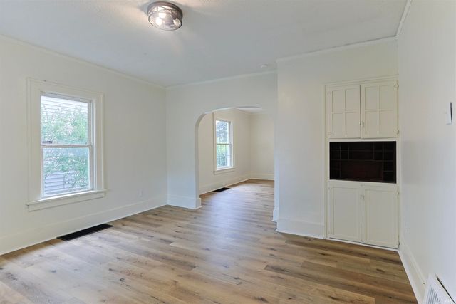 209 E 6th Street Street, Mishawaka, IN 46544