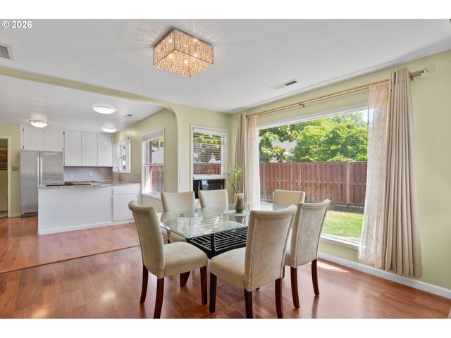 2615 OCEAN BEACH Hwy, Longview, WA 98632