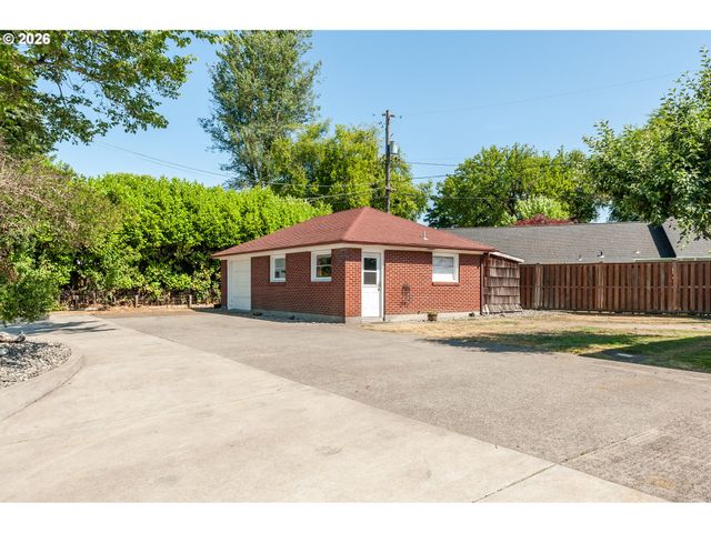 2615 OCEAN BEACH Hwy, Longview, WA 98632