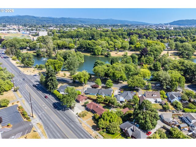 2615 OCEAN BEACH Hwy, Longview, WA 98632