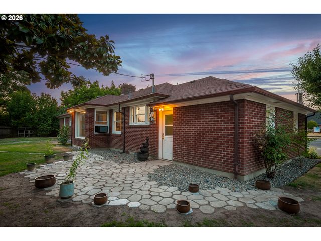 2615 OCEAN BEACH Hwy, Longview, WA 98632