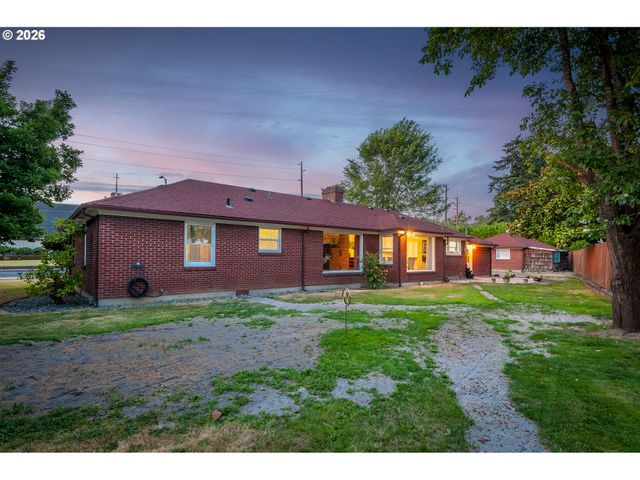 2615 OCEAN BEACH Hwy, Longview, WA 98632
