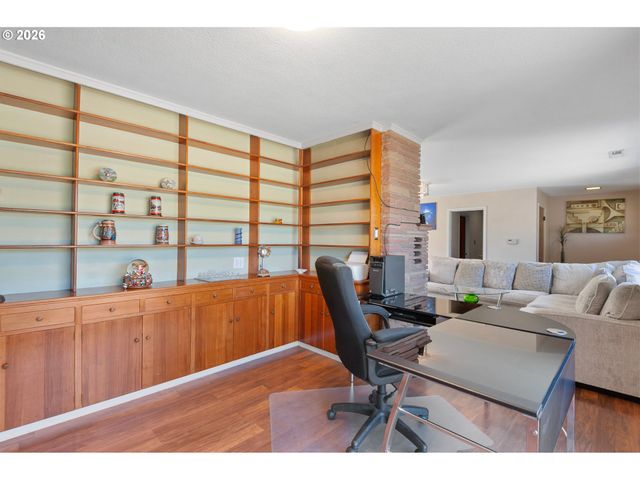 2615 OCEAN BEACH Hwy, Longview, WA 98632