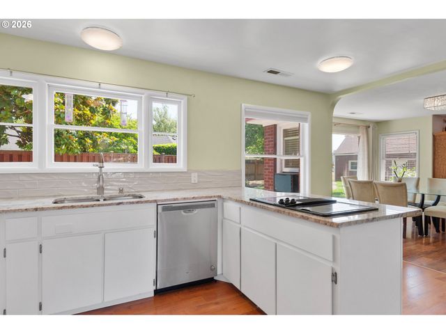 2615 OCEAN BEACH Hwy, Longview, WA 98632