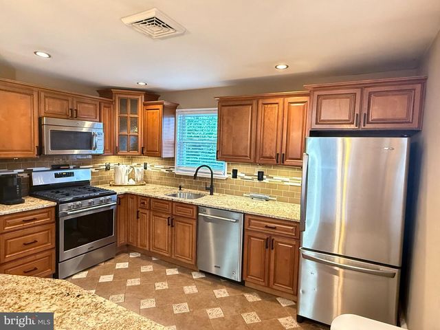 9319 MARSDEN ST, Philadelphia, PA 19114