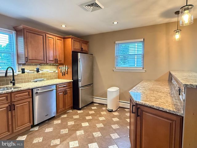9319 MARSDEN ST, Philadelphia, PA 19114