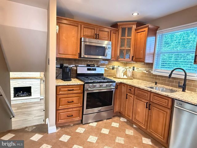 9319 MARSDEN ST, Philadelphia, PA 19114