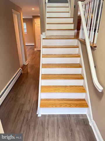 9319 MARSDEN ST, Philadelphia, PA 19114