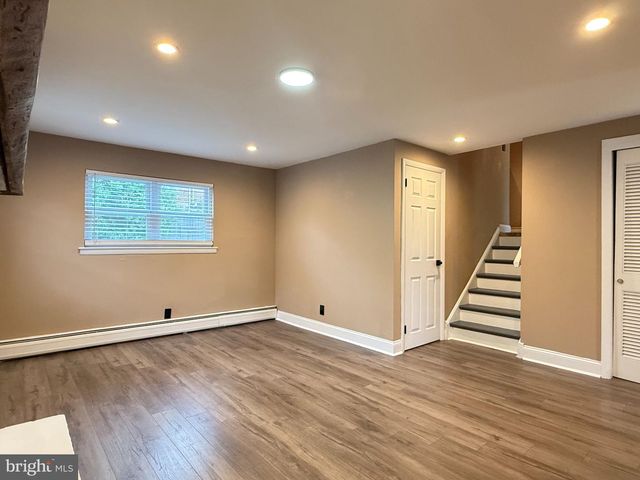 9319 MARSDEN ST, Philadelphia, PA 19114