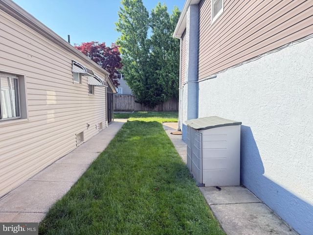 9319 MARSDEN ST, Philadelphia, PA 19114