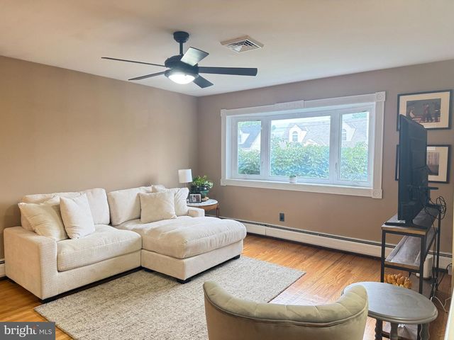 9319 MARSDEN ST, Philadelphia, PA 19114