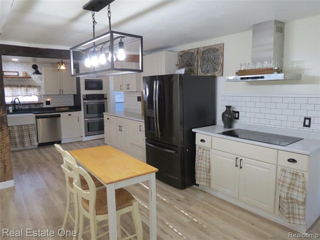 225 South Street, Fowlerville, MI 48836