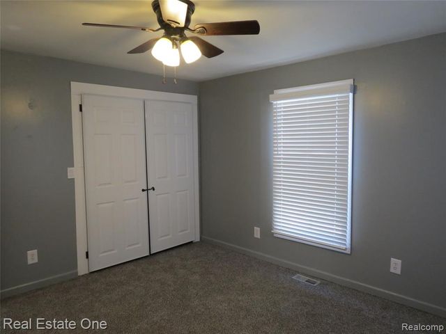 225 South Street, Fowlerville, MI 48836