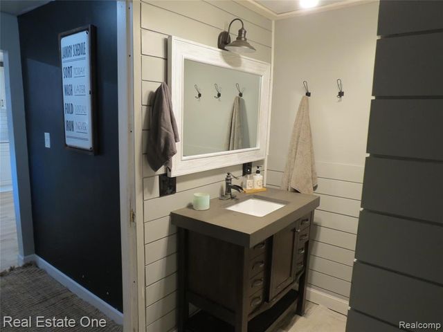 225 South Street, Fowlerville, MI 48836