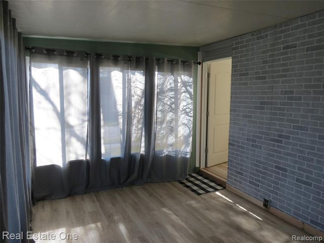 225 South Street, Fowlerville, MI 48836