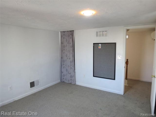 225 South Street, Fowlerville, MI 48836