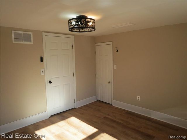 225 South Street, Fowlerville, MI 48836