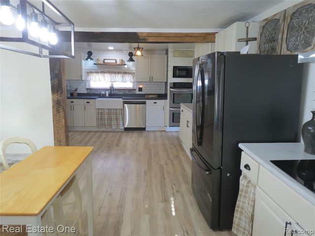 225 South Street, Fowlerville, MI 48836