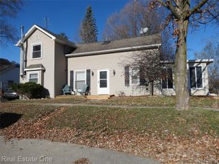 225 South Street, Fowlerville, MI 48836
