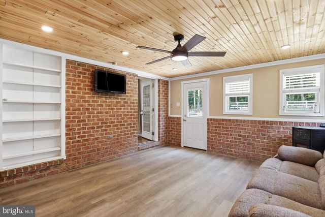 10738 APPLE TREE LN, Williamsport, MD 21795