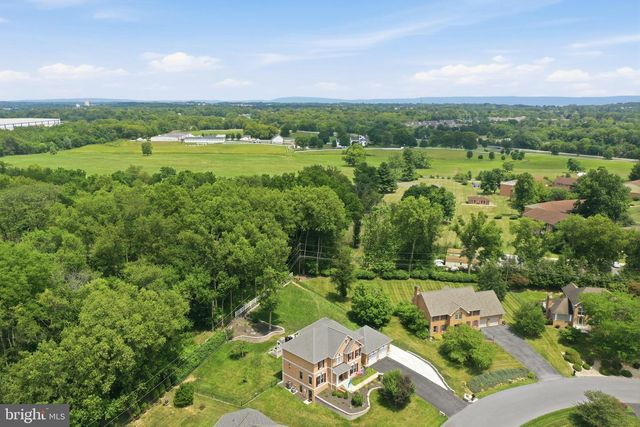 10738 APPLE TREE LN, Williamsport, MD 21795