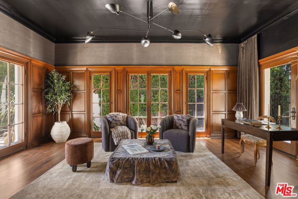 Image 11 of property listing at 612 Lorraine Boulevard, Los Angeles, CA 90005