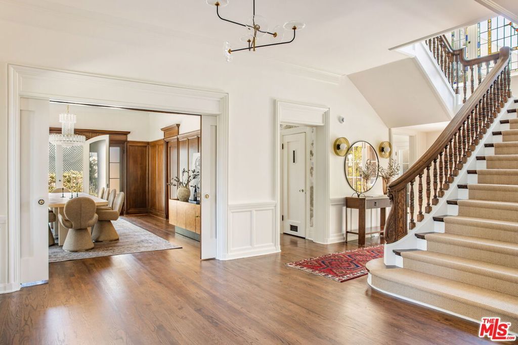 Image 14 of property listing at 612 Lorraine Boulevard, Los Angeles, CA 90005
