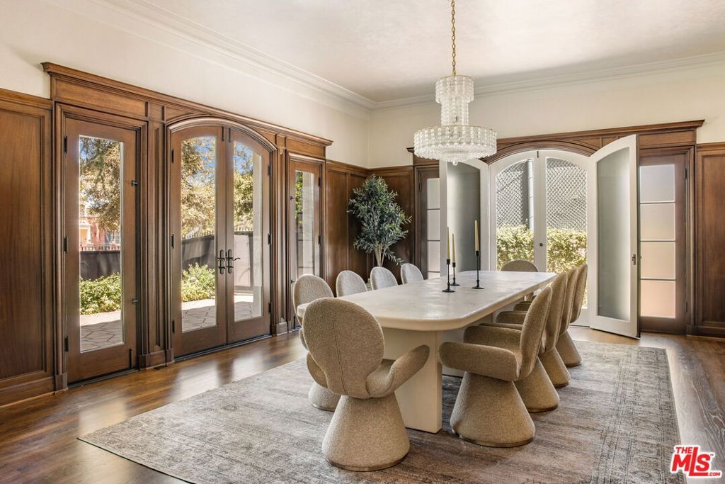 Image 15 of property listing at 612 Lorraine Boulevard, Los Angeles, CA 90005