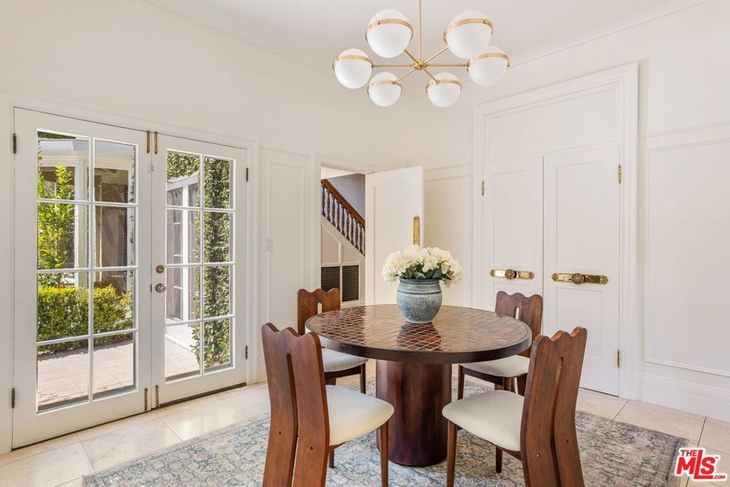 Image 21 of property listing at 612 Lorraine Boulevard, Los Angeles, CA 90005