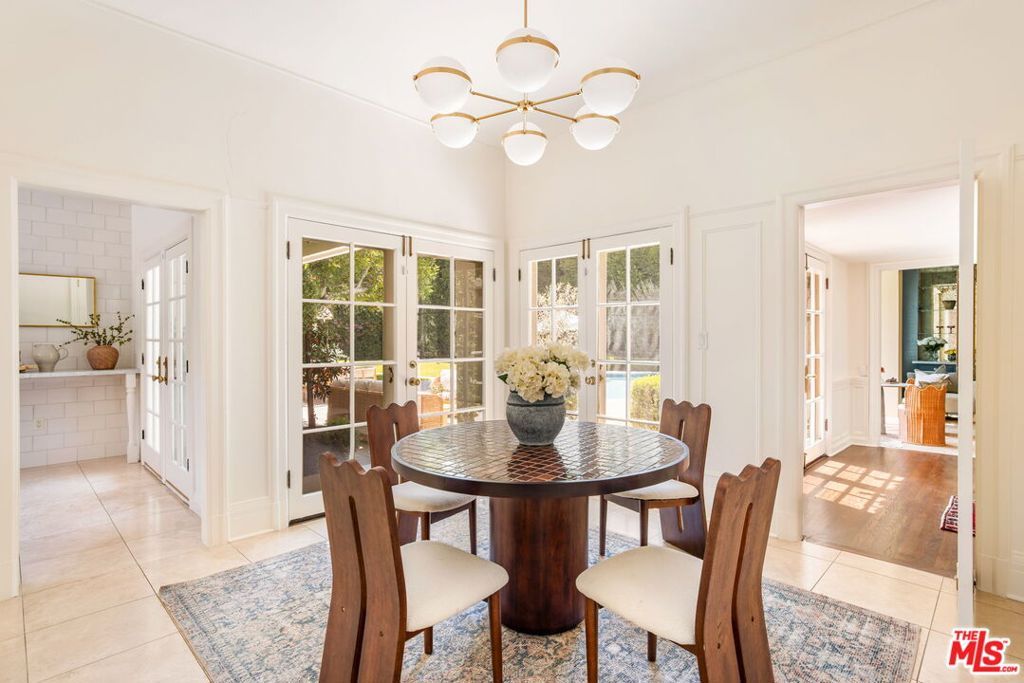 Image 22 of property listing at 612 Lorraine Boulevard, Los Angeles, CA 90005